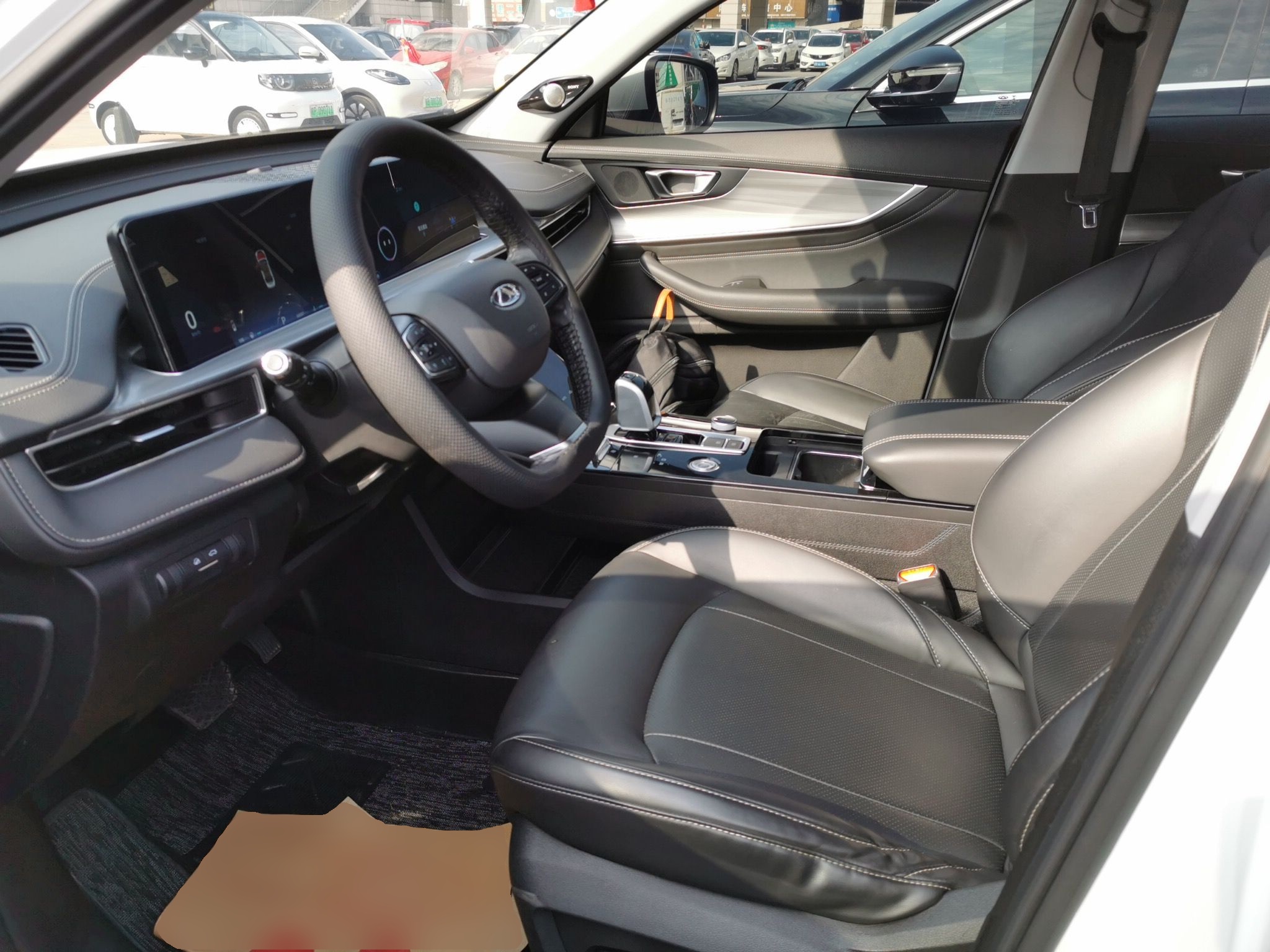 Переднее сиденье в автомобиле