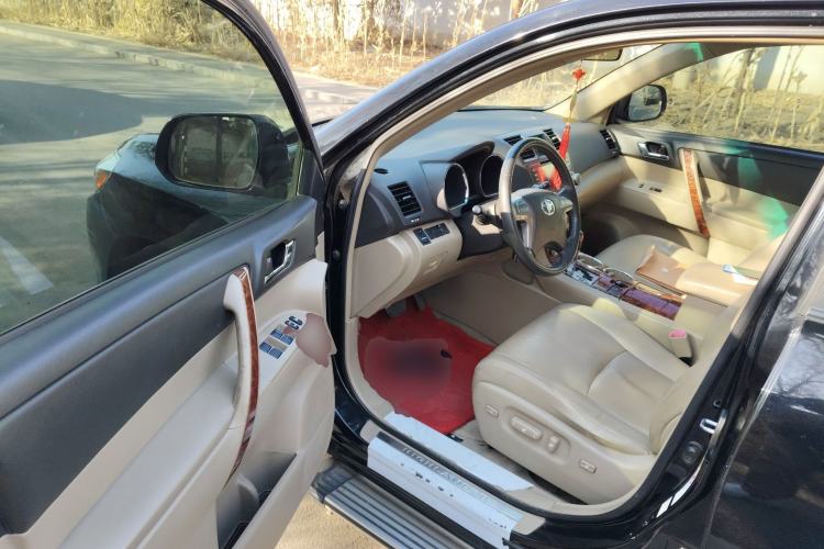 Used Toyota Highlander 2009 2.7L Two-Wheel Drive 7-Seater Luxury Navigation Edition Driver Seat