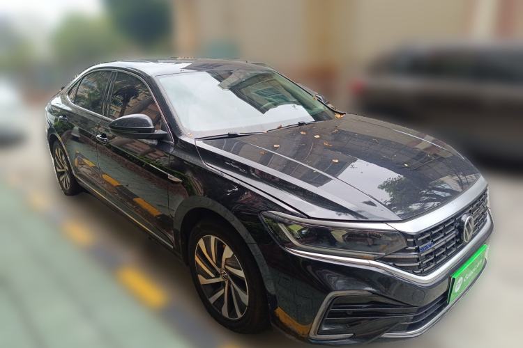 Used Volkswagen Passat New Energy 2022 430 PHEV Hybrid Elite Edition Front Right 45 Deg