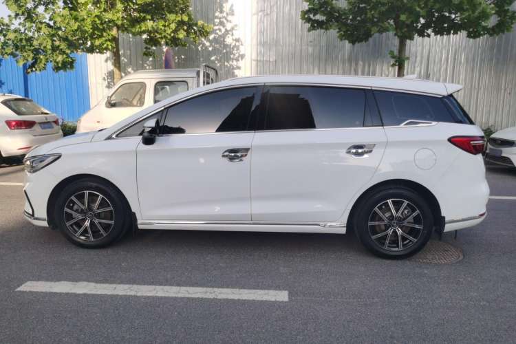 Used BYD Song MAX New Energy 2022 DM-i 105KM Prestige Model
