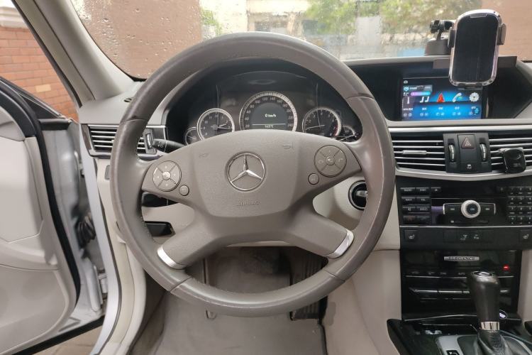 Used Mercedes-Benz E-Class 2010 E 200 CGI Elegant Model Steering Wheel