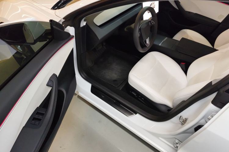 Used Tesla Model 3 2023 Rear-Wheel-Drive Version
