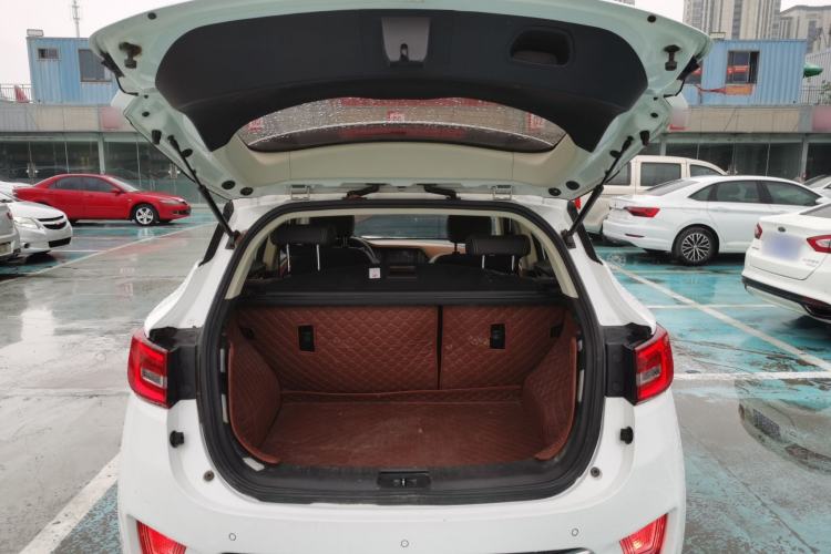 Used Zotye T300 2017 1.5T CVT Luxury Model Trunk