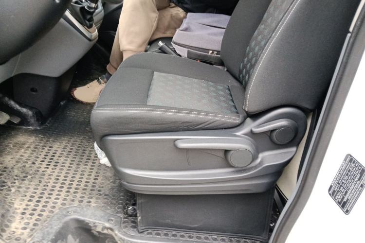 Used SAIC MAXUS Xintu V80 2025 PRO Aoyuntong 2.0T Automatic Long Wheelbase Ultra-Low Roof 6/7/8/9-Seater
