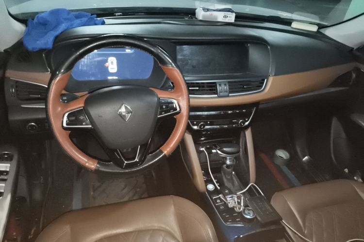 Used BORGWARD BX7 2016 28T Four-Wheel Drive Flagship Version 5 Seats Steering Wheel