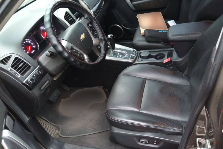 Used Chevrolet Captiva 2015 2.4L 4x4 Flagship Edition 7-Seater
