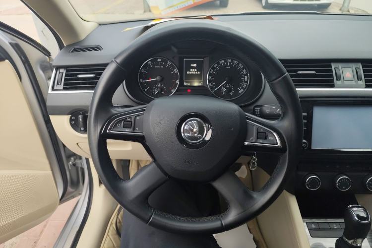Used Skoda Octavia 2015 1.6L Automatic Yijun Edition
