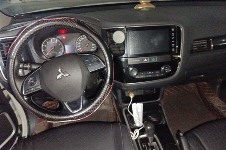 Used Mitsubishi Outlander 2018 2.0L Two-Wheel Drive Glory Edition 5 Seats