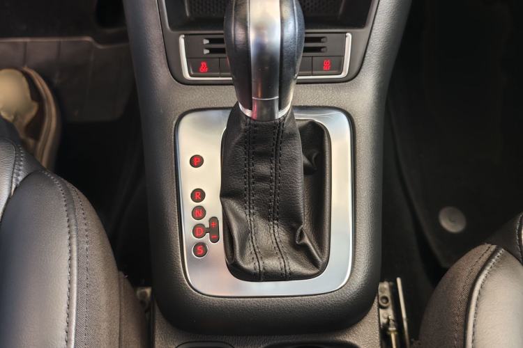 Used Volkswagen Tiguan 2015 1.8TSI Automatic Two-Wheel Drive Comfort Edition Gear Lever