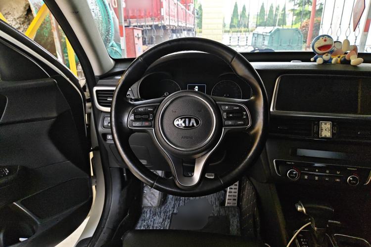 Used Kia K5 2017 2.0L Automatic 15th Anniversary Special Edition LUX Steering Wheel