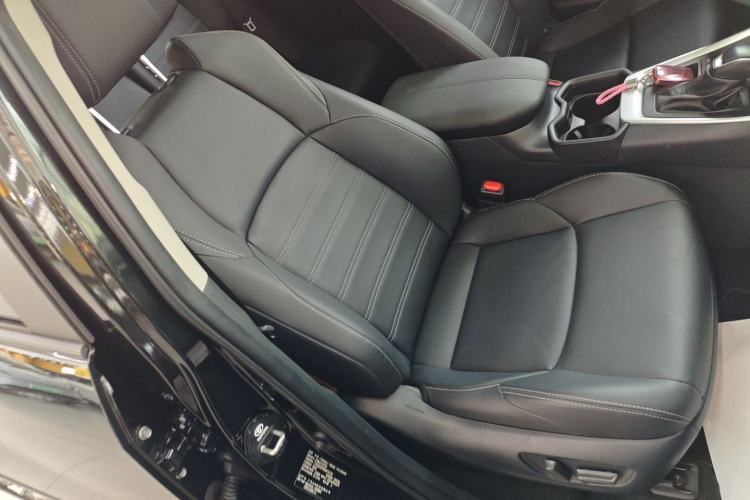 Used Toyota Wildlander 2023 2.0L CVT Two-Wheel Drive Luxury PLUS Edition Right Front Seat