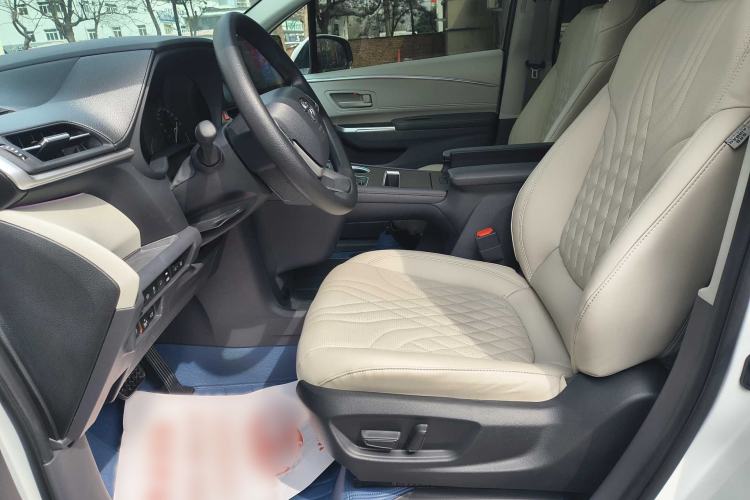 Used Toyota Granvia 2023 2.5L Hybrid Comfort Edition Left Front Seat