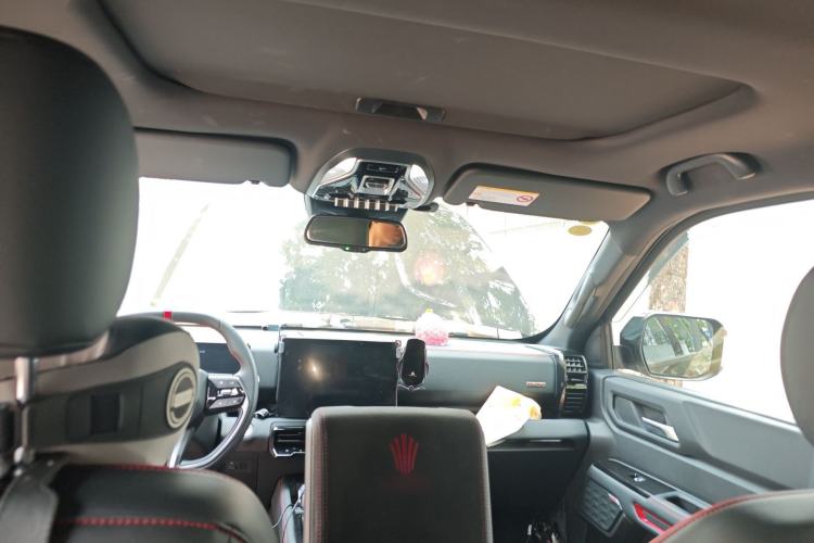 Used JMC DaDao 2024 Explorer 2.3T Diesel Automatic 4x4 Extreme Edition Center Console