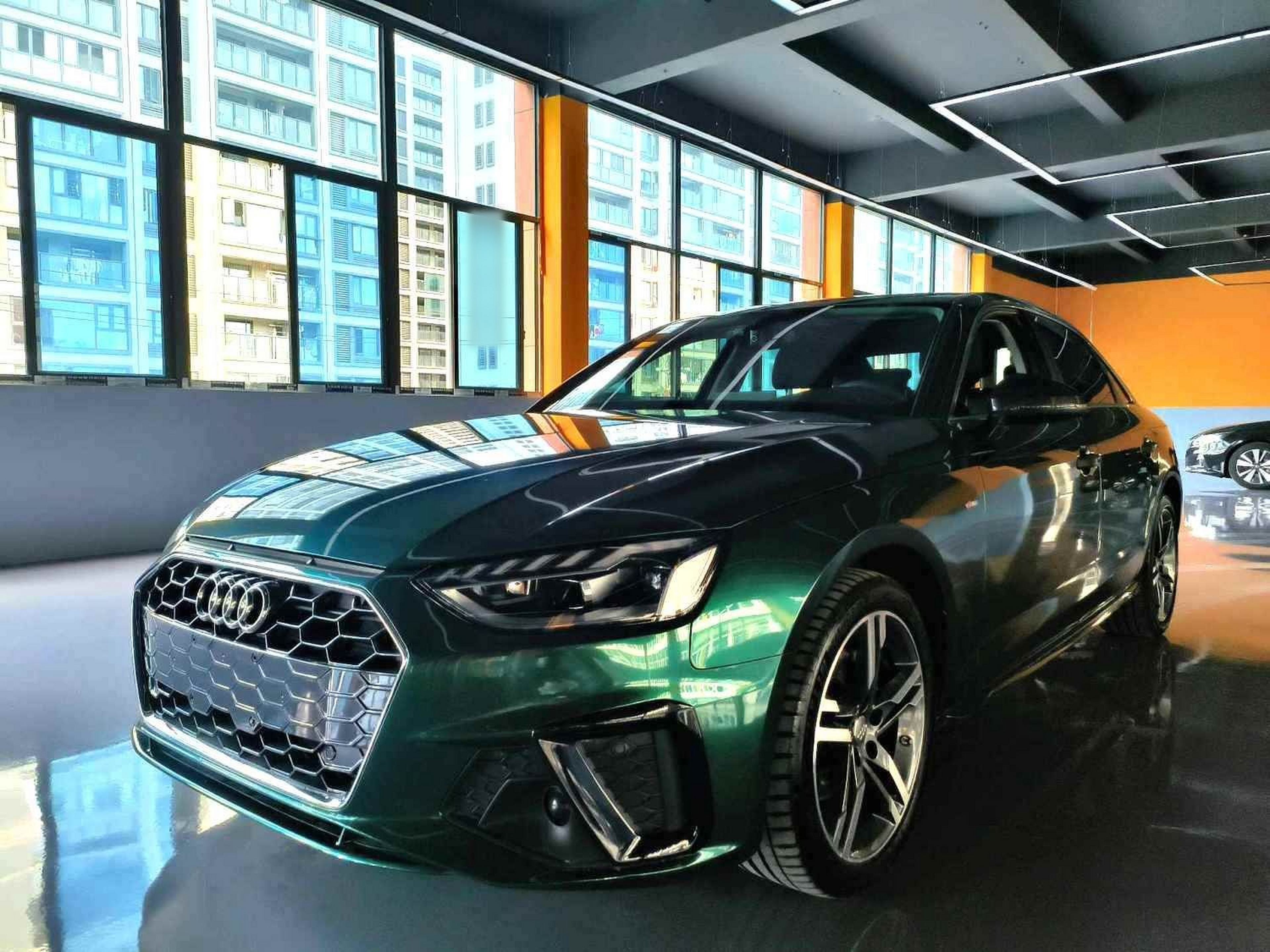 Под передней частью автомобиля