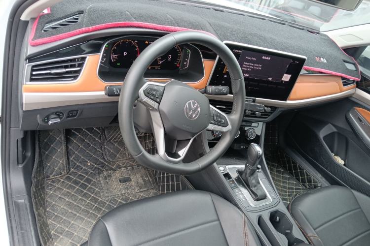 Used Volkswagen Bora 2023 200TSI DSG YueXing PRO Edition Center Console