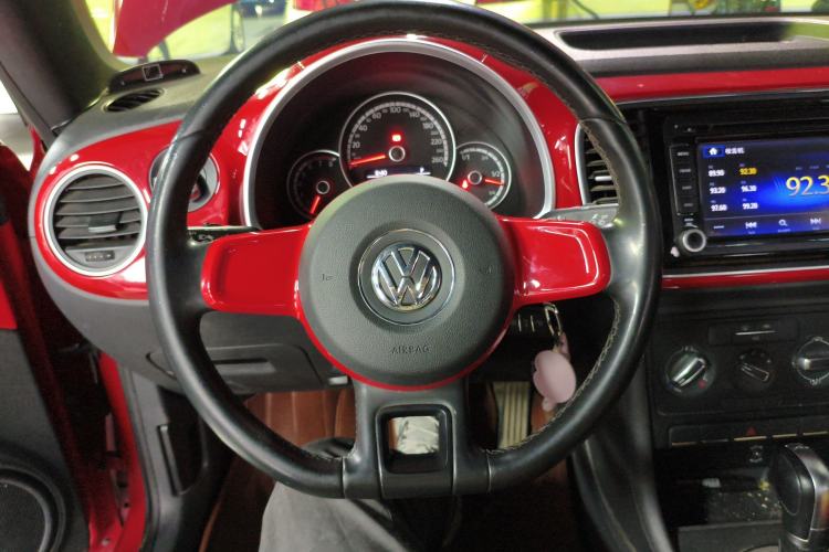 Used Volkswagen Beetle 2015 180TSI model
