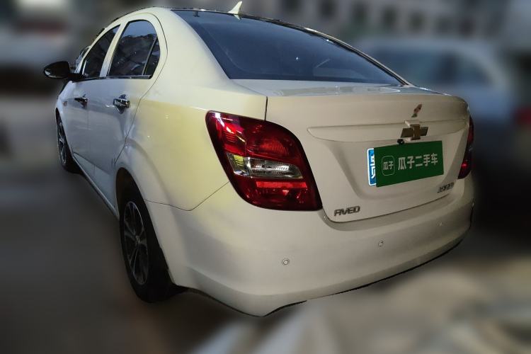 Used Chevrolet Aveo Sonic 2014 Sedan 1.4SL AT Stylish Sunroof Edition
