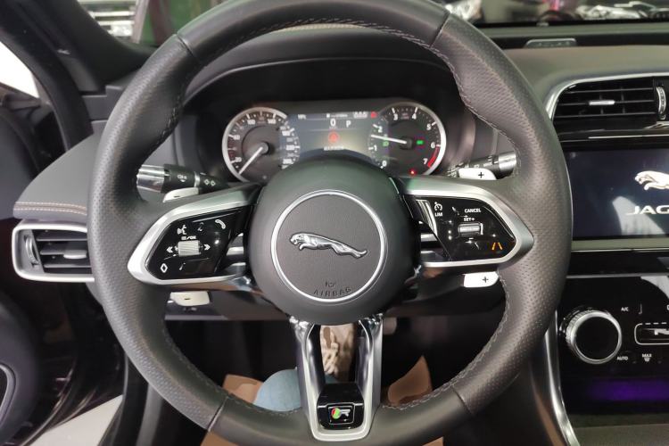 Used Jaguar XEL 2020 2.0T 200 PS R-DYNAMIC S Advanced Sport Edition Steering Wheel