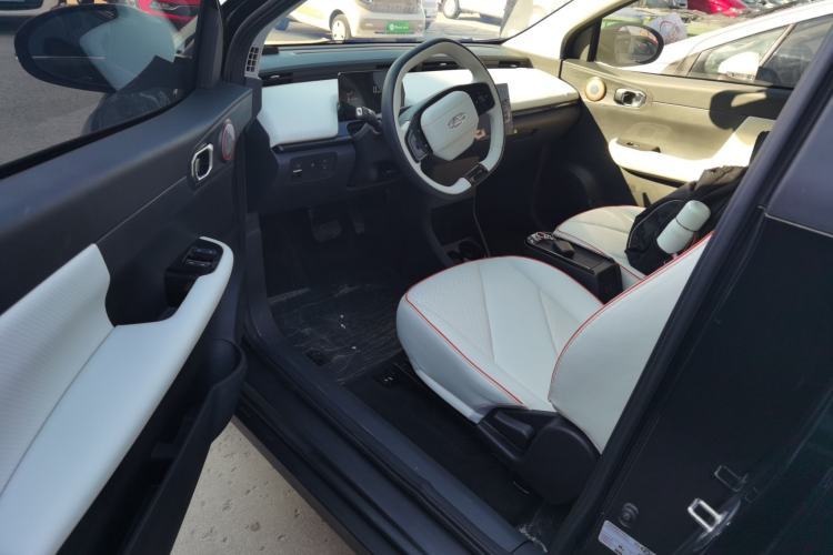 Used Chery Little Ant 2024 Youth Edition 321 km Range Cool Love Version 29.23 kWh
