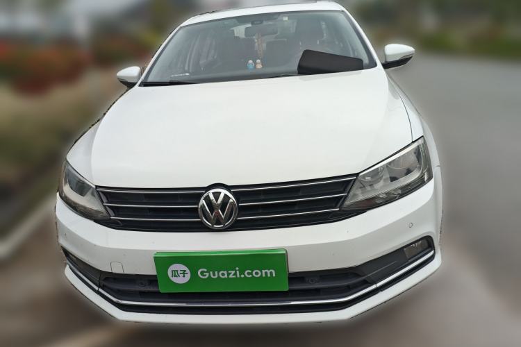 Used Volkswagen Sagitar 2015 230TSI Automatic Luxury Model
