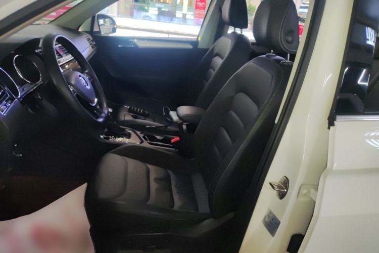 Used Volkswagen Tiguan L 2020 330TSI Automatic Two-Wheel Drive Smart Luxury Edition China VI Standard
