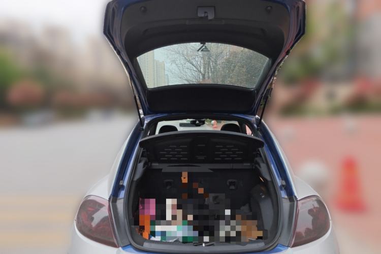 Used Volkswagen Beetle 2014 2.0 TSI Turbo Version Trunk