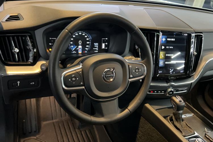 Used Volvo XC60 2021 T5 4x4 Smart Luxury Edition
