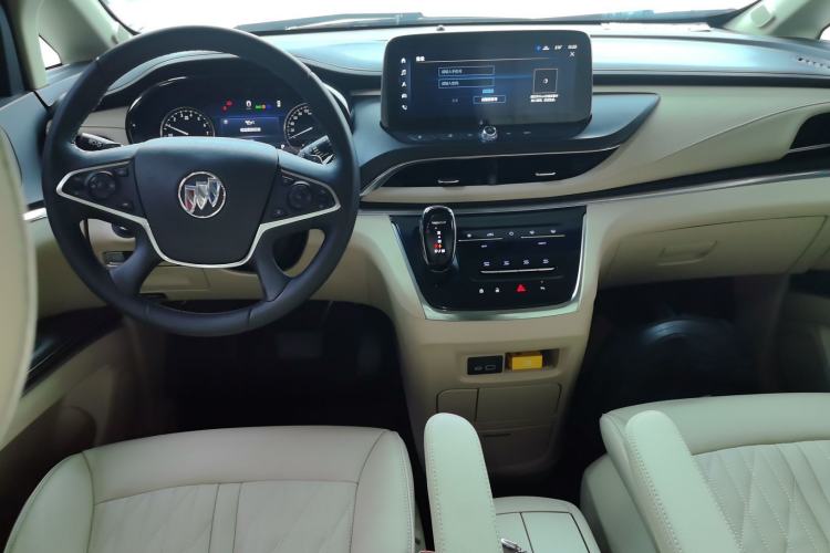 Used Buick GL8 2023 Facelifted Land Cruiser Executive Luxury Version
