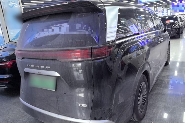 Used Denza D9 2022 DM-i 970 Four-Wheel Drive Flagship Model
