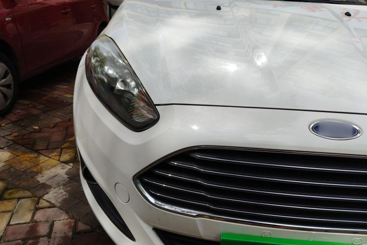 Used Ford Fiesta 2013 Hatchback 1.5L Automatic Prestige Model Exterior 6