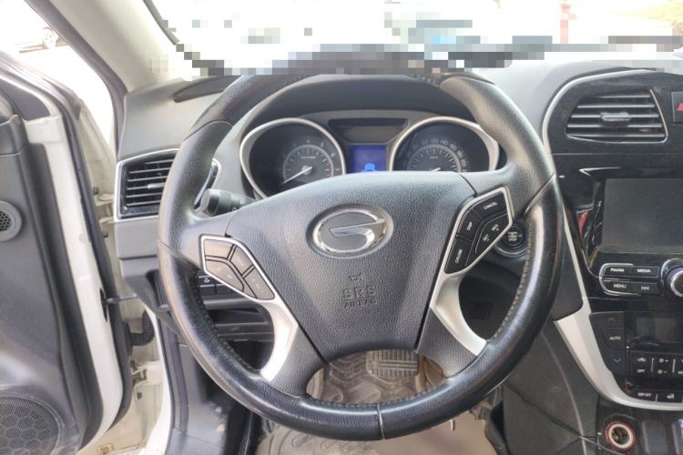 Used GAC Trumpchi GS5 Super 2015 2.0L Automatic Two-Wheel Drive Luxury Navigation Edition Steering Wheel