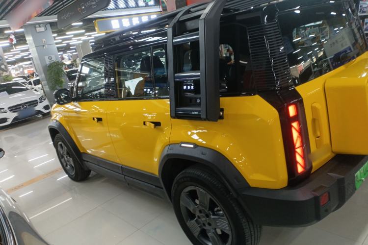 Used iCAR 03 2024 501km Two-Wheel Drive Long-Range Version Left Side