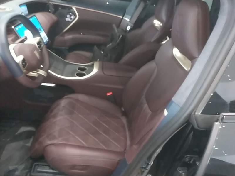 Used Avatr 11 2025 Max All-Electric Four-Wheel Drive — 14