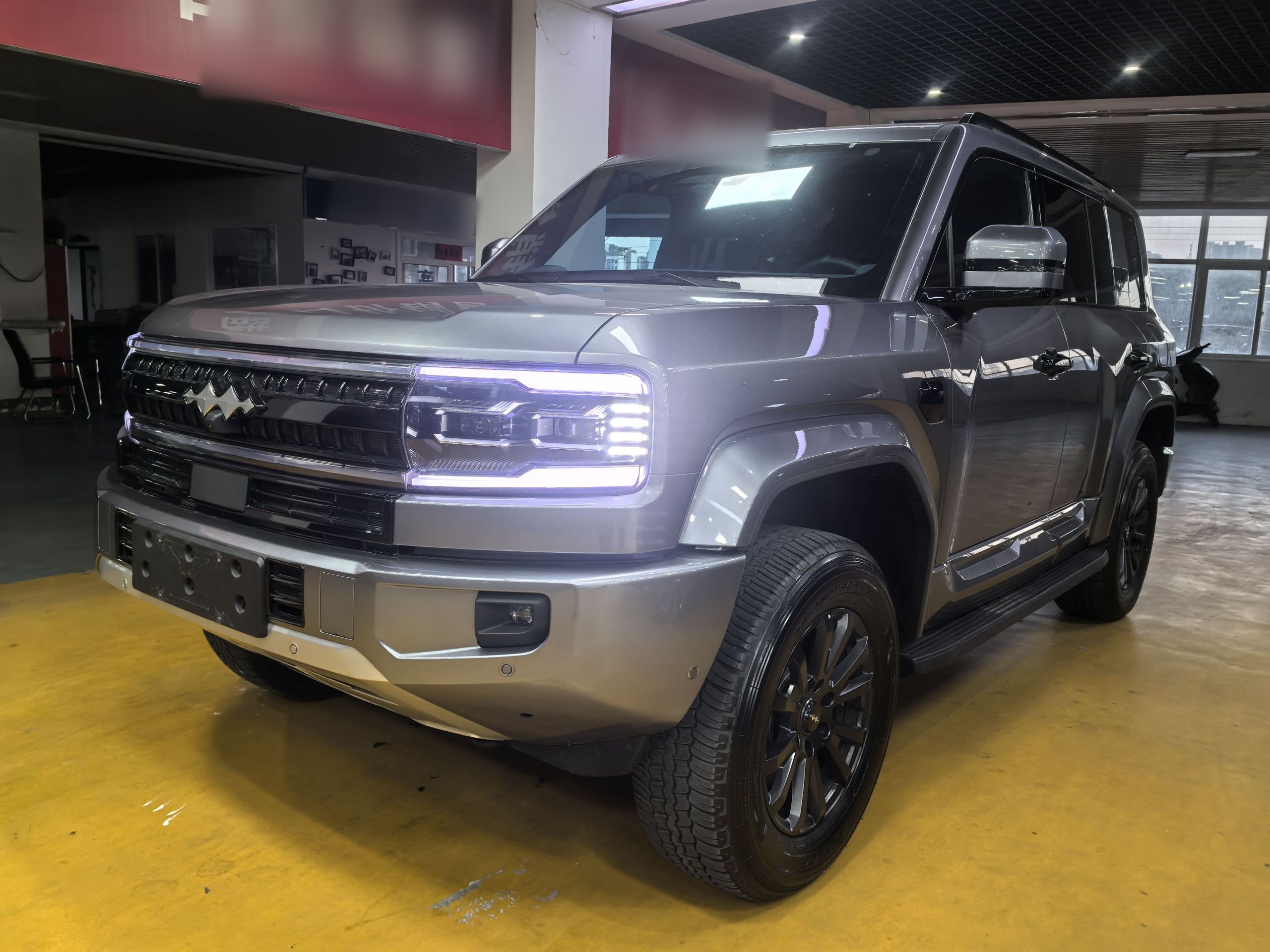 Под передней частью автомобиля