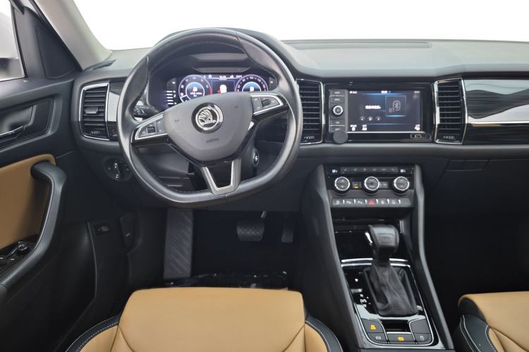 Used Skoda Kodiaq GT 2019 TSI330 Two-Wheel-Drive Luxury Edition China VI Standard Interior 7