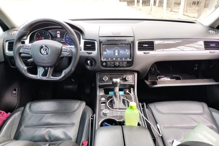 Used Volkswagen Touareg 2011 3.0 TDI Diesel Standard Version Center Console