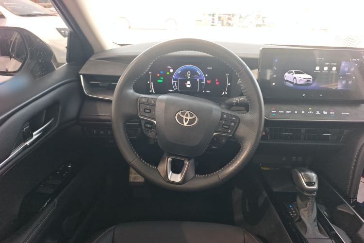 Used Toyota Camry 2024 Dual-Motor 2.0 HGVP Luxury Edition
