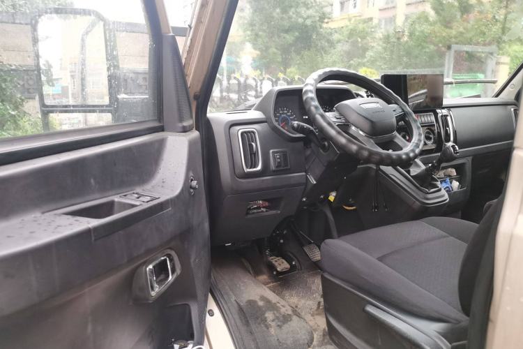 Used Iveco Daily 2023 2.5T A35M1 Short Wheelbase Mid-Height Single-Tire Side-Sliding Door 5–9 Seats