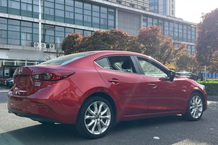 Used Mazda 3 Axela 2016 Sedan 2.0L Automatic Sport Model
