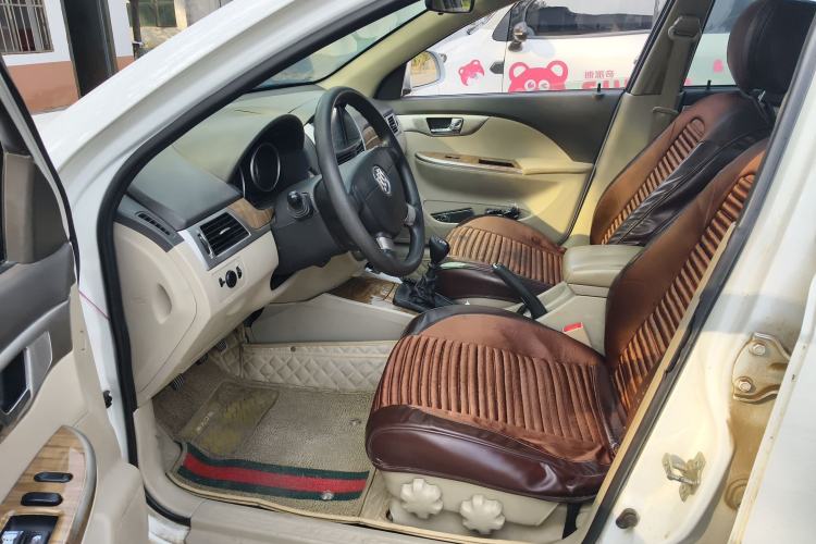 Used Buick Excelle 2015 1.5L Manual Classic Trim
