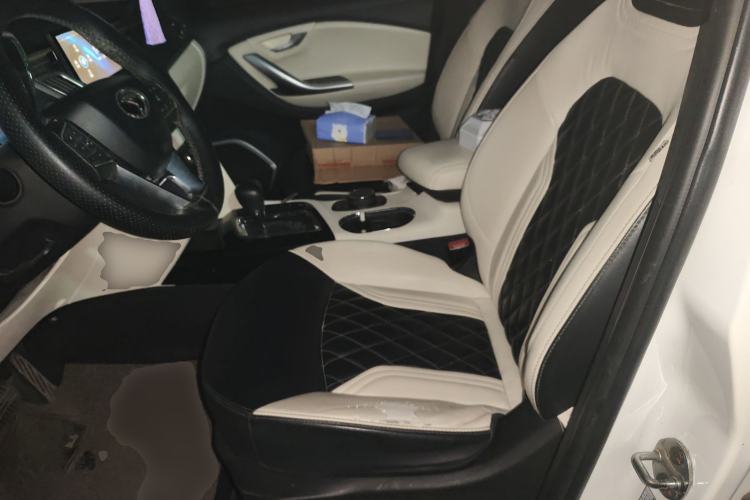 Used Soueast DX7 2017 1.5T Automatic White Rider Trim Left Front Seat