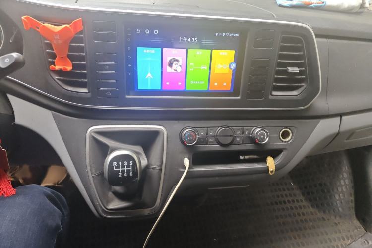 Used SAIC MAXUS Xintu V80 2025 Value Edition Aoyuntong 2.0T Manual Long Wheelbase Mid-Height Design 127 Ps 6/7/9-Seater
