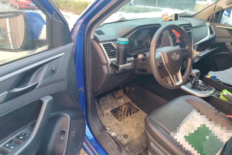 Used SAIC MAXUS T60 2017 2.0T Gasoline Automatic Two-Wheel Drive High-Ride Comfort-Grade Standard Cabin
