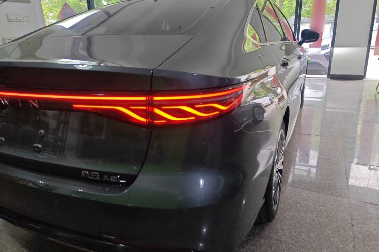 Used Chery Fengyun A8L 2025 1.5 TGDI 145 km Luxury Version Right Rear Taillight