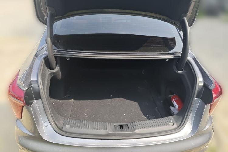 Used Hongqi H5 2023 2.0T Automatic Smart Connect Flagship Edition