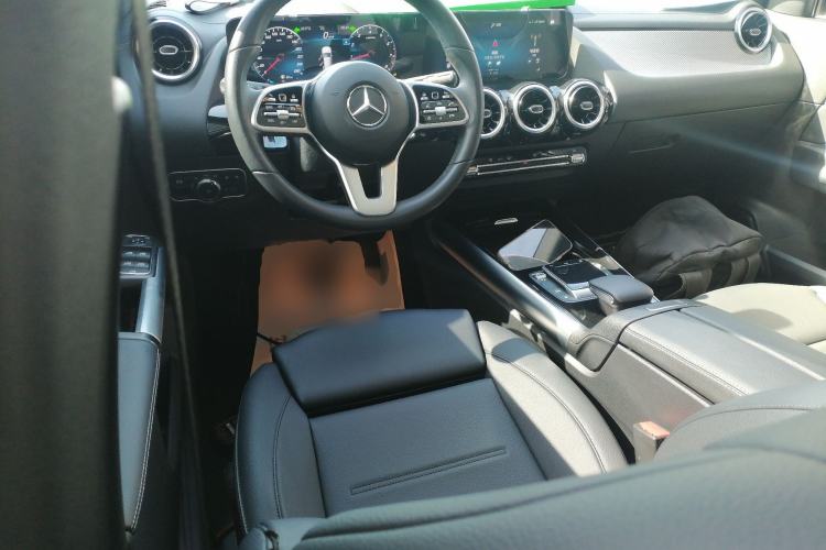 Used Mercedes-Benz GLA 2022 Second Facelift GLA 200 Steering Wheel