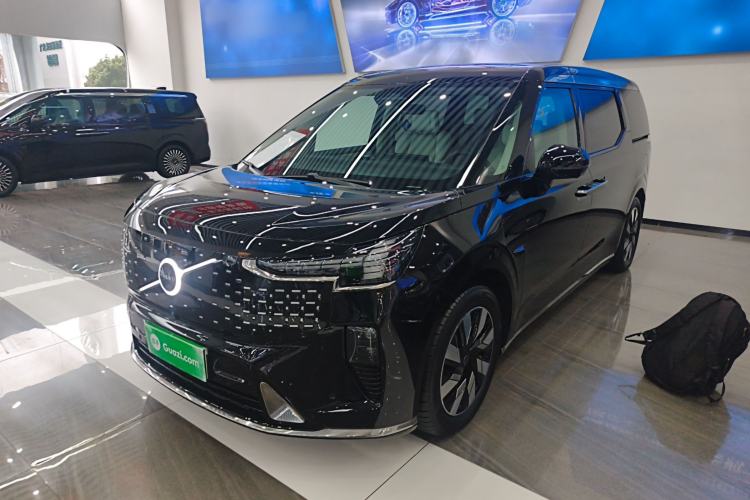 Used Volvo EM90 2025 Ultra Six-Seater