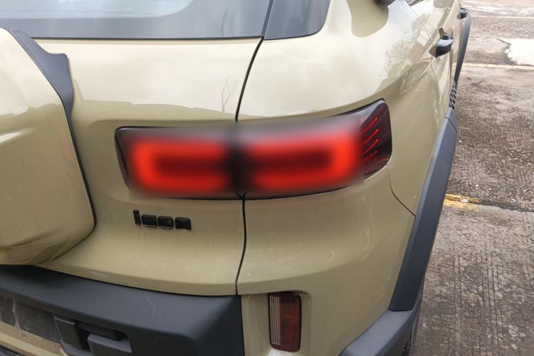 Used Geely Auto Cowboy 2025 1.5TD Fun-Offroad Version Right Rear Taillight