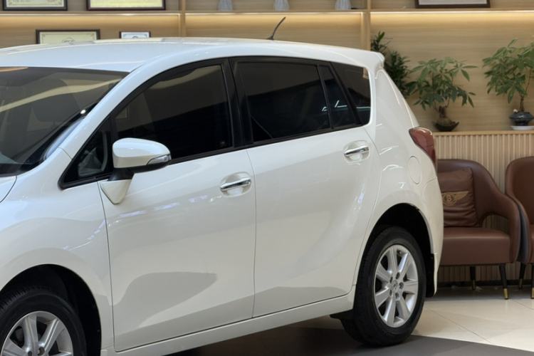 Used Toyota Verso 2014 Starlight 180E CVT Elite Edition
