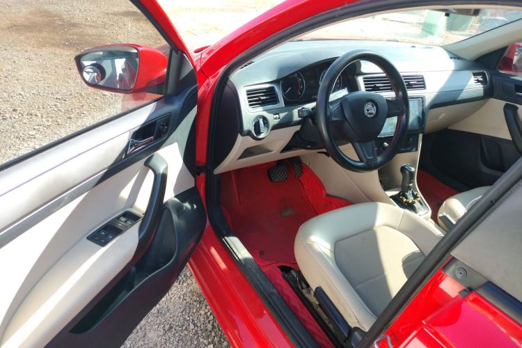 Used Skoda Rapid Spaceback 2014 1.6L Automatic Enjoyment Edition
